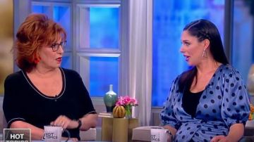 Zara Polka Dot Robe Wrap porté par Abby Huntsman sur Le point de Vue le 07 Mars 2019