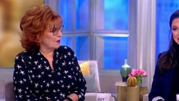 L'Agence Nina Blouse en Soie porté par Joy Behar sur L'Affichage 08 Mars 2019