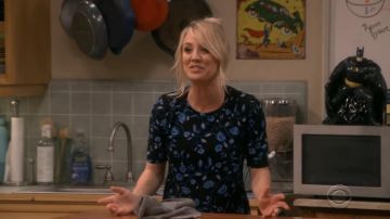 Rebecca Taylor Kyoto Floral Print Linen Knit Tee worn by Penny (Kaley Cuoco) in The Big Bang Theory (S12E20)