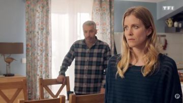 La tapa negra con rayas transparentes de en Tomorrow nos pertenece S01E448