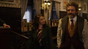 Alice + Olivia Merideth Fente du Manchon de Cou Cravate Haut porté par Marissa Or (Sarah Steele) dans Le Bon Combat (S03E07)