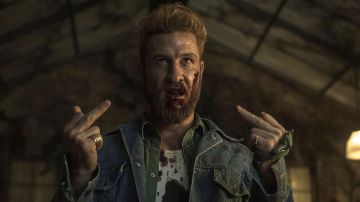Anillo usado por Mad Sweeney (Pablo Schreiber) como se ve en American Gods S02E02