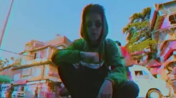 The sweatshirt green hoody Fila Seb the Fries in his YouTube video "3M" - Fritestyle V