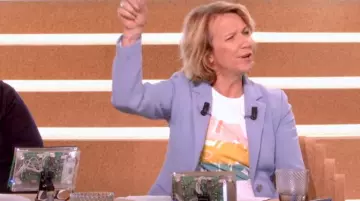 The t-shirt Love song baby of Ariane Massenet in Hello! the 20.04.2019