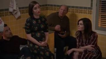 Asos Maternity City Maxi Tea Dress usado por Jen (Zoe Lister-Jones) en Life in Pieces (S04E03)