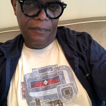 The t-shirt bipper Captain Marvel worn by Samuel L. Jackson on his account Instagram @Samuelljackson