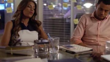 Vestido de Ted Baker Ritah usado por Kara (Lisa Vidal) en Being Mary Jane (S04E19)