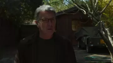 Chaqueta de cuero marrón de Max (François Cluzet) en We'll Finish Together