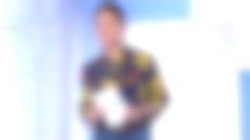 The shirt-waisted, printed dark blue of Melanie Taravant in C to tell the 29.04.2019