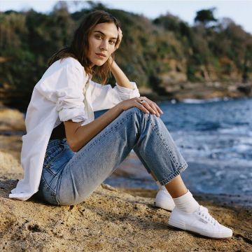 The sneakers Superga worn by Alexa Chung on his account Instagram