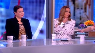 Elie Tahari Safina Veste portée par Ana Navarro sur Le point de Vue d'avril 10,2019