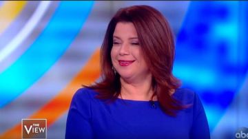 Elie Tahari Isla Robe portée par Ana Navarro sur Le point de Vue le 5 avril 2019