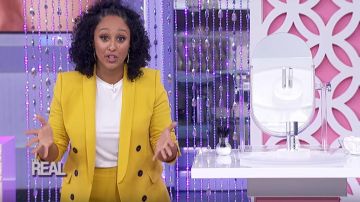 Zara Évasé Pantalon porté par Tamera Mowry sur Le Real Talk-Show en Mars 2019