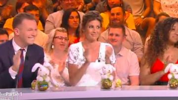 The dungarees white denim Caroline Ithurbide in It is that of the tv !the 22.04.2019