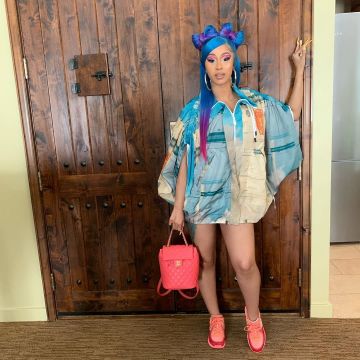 Le sac à dos Chanel rose de Cardi B sur le compte instagram de @iamcardib