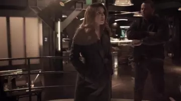 Burberry Kensington Long Trench Coat worn by Dinah Drake (Juliana Harkavy) in Arrow (S07E20)
