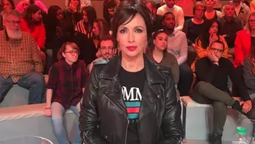 The biker jacket zipped black leather of Géraldine Maillet in Key not at my post 03.04.2019