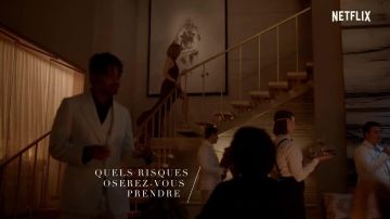 Anne 's (Renée Zellweger) se dividió el vestido largo rojo en WHAT/IF (S01)