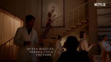 La chaqueta Blazer blanca en what/IF Temporada 1