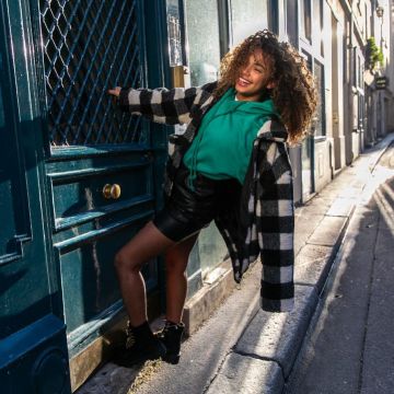 Medias negras de Paola Locatelli en la cuenta de Instagram de @paolalct