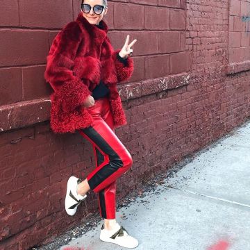 Les sneakers blanches à noeud Alexandre Birman de Olivia Palermo sur son compte Instagram @oliviapalermo