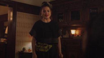 3.1 Phillip Lim Vestido de dos piezas crop top y sin mangas usado por Maggie Vera (Sarah Jeffery) en Charmed (S01E19)