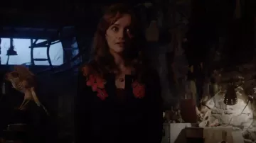 Anthropologie Posey Patch Cardigan worn by Emma Decody (Olivia Cooke) in Bates Motel (S02E06)
