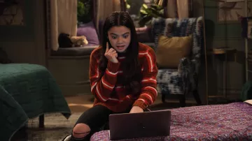 Volcom Women's The Favorite Cropped Crew Neck Sweater worn by Nick (Siena Agudong) in No Good Nick (S01E07)