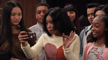 Madewell Keaton Heart Pullover Sweater worn by Becky (Kyla-Drew) in No Good Nick (S01E07)
