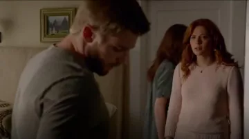 Rag & Bone Blush Rita Waffle Knit Sweater worn by Julia Shumway (Rachelle Lefevre) in Under the Dome (S02E03)