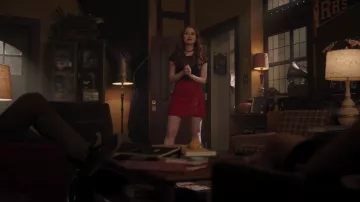 La jupe rouge Christopher Kane de Cheryl Blossom (Madelaine Petsch) dans Riverdale (S03E20)