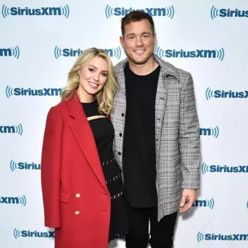 Gerard Darel Maggie Abrigo en Rouge Baiser usado por Cassie Randolph en Siriusxm 1 de mayo de 2019