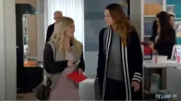 Jerome Dreyfuss Bobi Small Shoulder Bag worn by Kelsey Peters (Hilary Duff) in Younger (S01E10)
