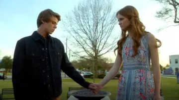 Vestido de Bcbgmaxazria Cambria usado por Norrie Calvert-Hill (Mackenzie Lintz) en Under the Dome (S03E01)