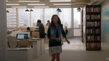McGuire Agnelli Distressed Denim Veste portée par Liza Miller (Sutton Foster) chez les Jeunes (S02E03)