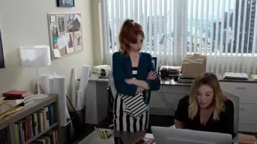 Cushnie et Ochs Striped Neoprene Dress worn by Lauren Heller (Molly Bernard) in Younger (S03E01)