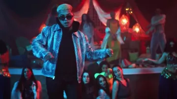 The jacket silvery snake of Hamza in her video clip Dale x Love Therapy feat. Aya Nakamura