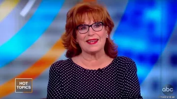 Kobi Halperin Kalea Polka Dot Bell Manches Chemisier porté par Joy Behar dans La Vue le 30 avril 2019