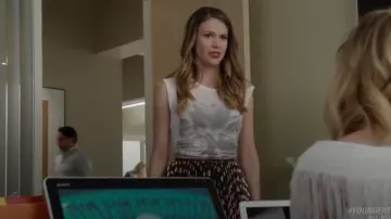 Gucci Pleated Printed Lamé Skirt worn by Liza Miller (Sutton Foster) in Younger (S03E02)