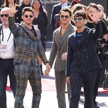 Le sel de l'Optique Taft NVPNY lunettes de soleil portées par Nick Jonas pour les Billboard Music Awards le 1er Mai 2019