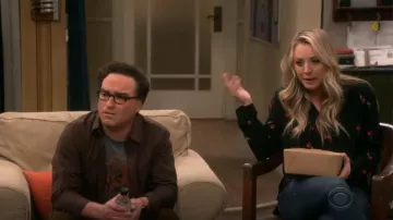 Rails de Rhea porté par Penny (Kaley Cuoco) dans La Théorie du Big Bang (S12E21)