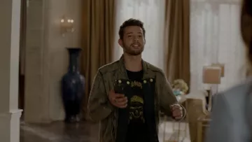 Le t-shirt noir indien Robins Jeans de Sam Jones (Rafael de la Fuente) dans Dynastie (S02E19)