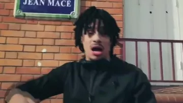 La peluca DreadLock utilizada por Mister V en su video paródico de Koba LaD