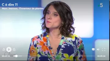 The blouse floral Melanie Taravant in C to tell the 03.05.2019