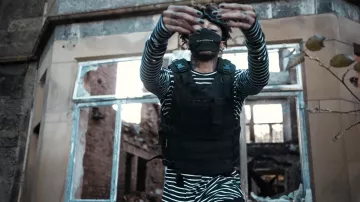 The jacket tactical Scarlxrd in his clip BANDS