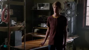 Camiseta Topman Slim Fit Ringer usada por Joe McAlister (Colin Ford) en Under the Dome (S03E10)