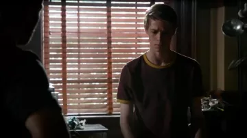Camiseta Topman Slim Fit Ringer usada por Joe McAlister (Colin Ford) en Under the Dome (S03E11)