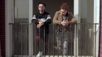 Le jean slim used Amiri de N.O.S. dans le clip Deux Frères de PNL