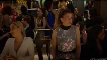 3.1 Phillip Lim Vestido de lentejuelas sin mangas usado por Liza Miller (Sutton Foster) en Younger (S04E01)