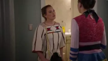 Ulla Johnson Inez Top usado por Kelsey Peters (Hilary Duff) en Younger (S04E02)